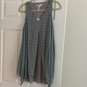 BCBGeneration Patterned V-Neck Top